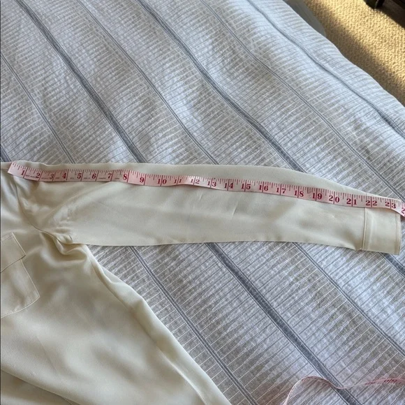 Ivory Garnet Hill Silk Blouse Size 2 - Picture 4 of 10